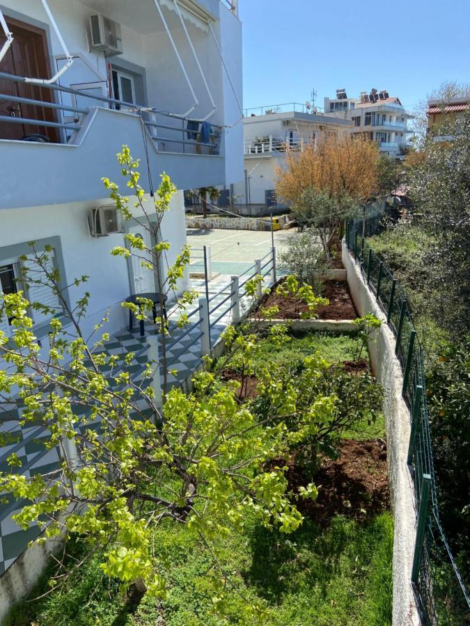 Hotel Yard Paradise