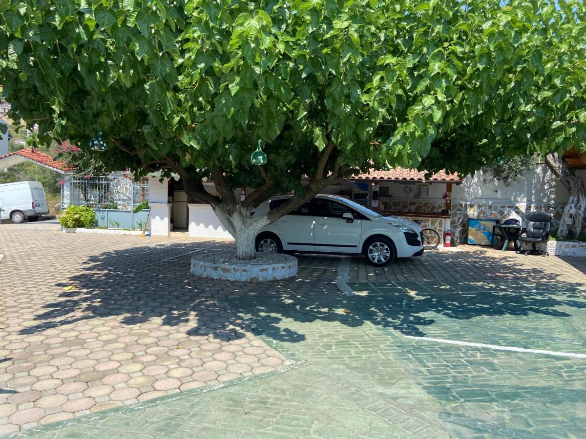 Yard Paradise Hotel Dhërmi
