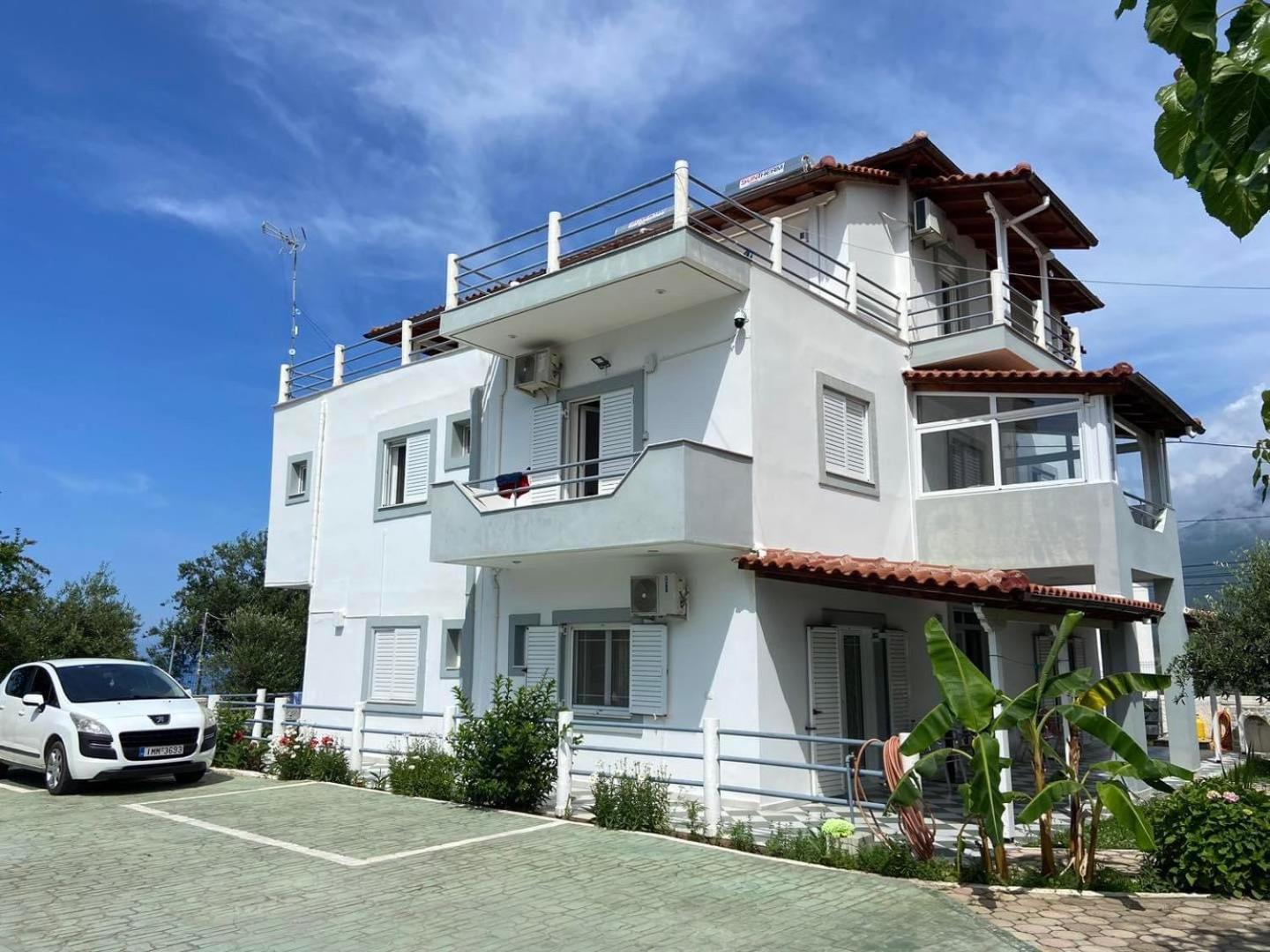 Yard Paradise 3* Dhërmi