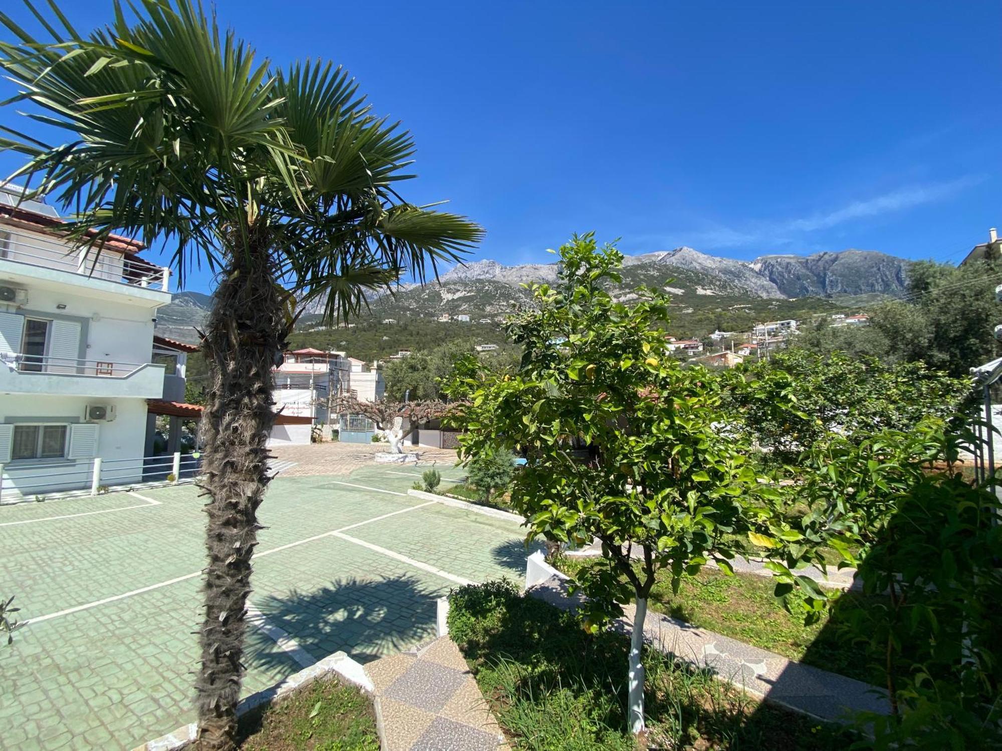 Hotel Yard Paradise