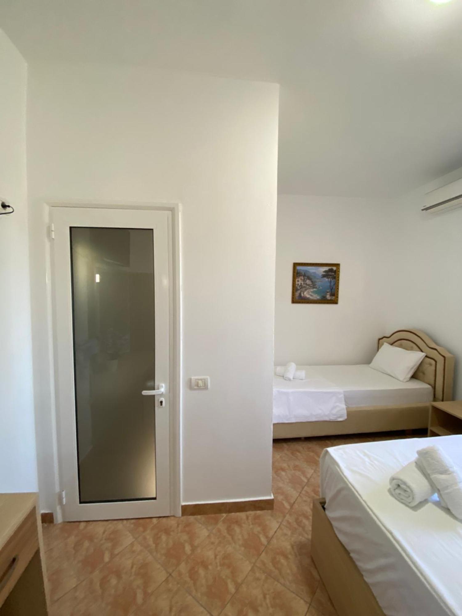 Yard Paradise Hotel